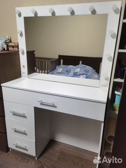 Туалетный столик