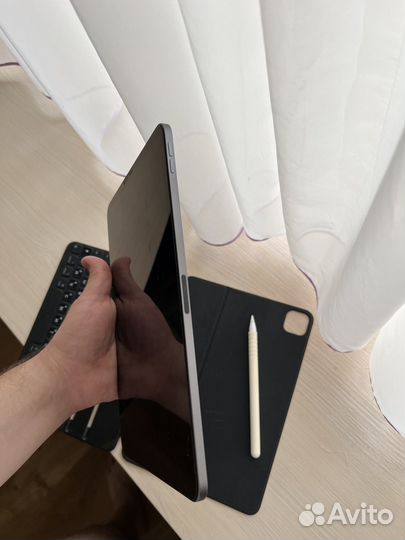 iPad pro 11 2020 128 wifi + pencil 2 + клавиатура