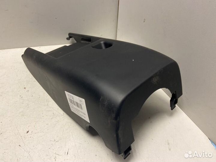 Кожух рулевой колонки нижний Volkswagen Passat