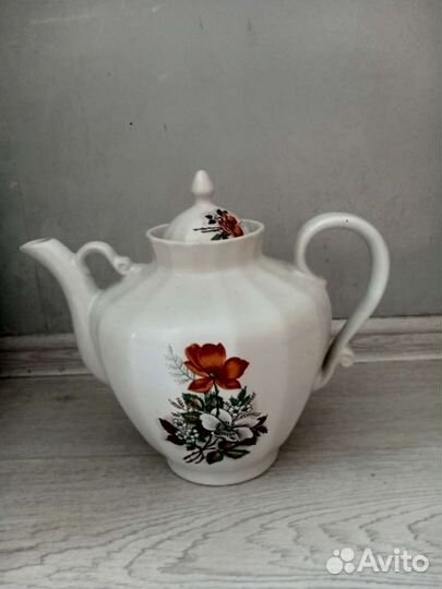 Супница и чайник форфоровые