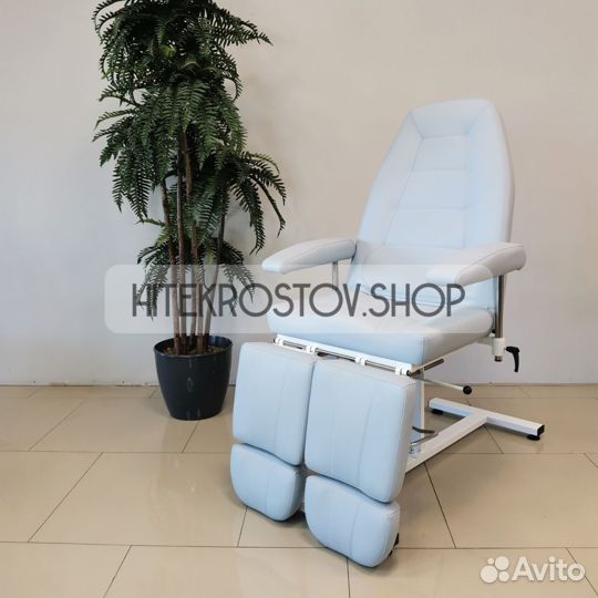 Педикюрное кресло белое
