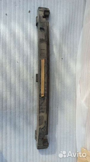 Абсорбер переднего бампера Toyota Corolla 180