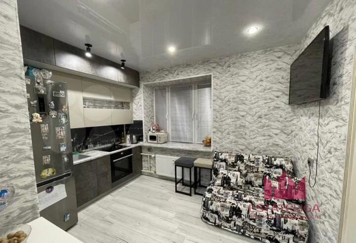 2-к. квартира, 42 м², 6/17 эт.