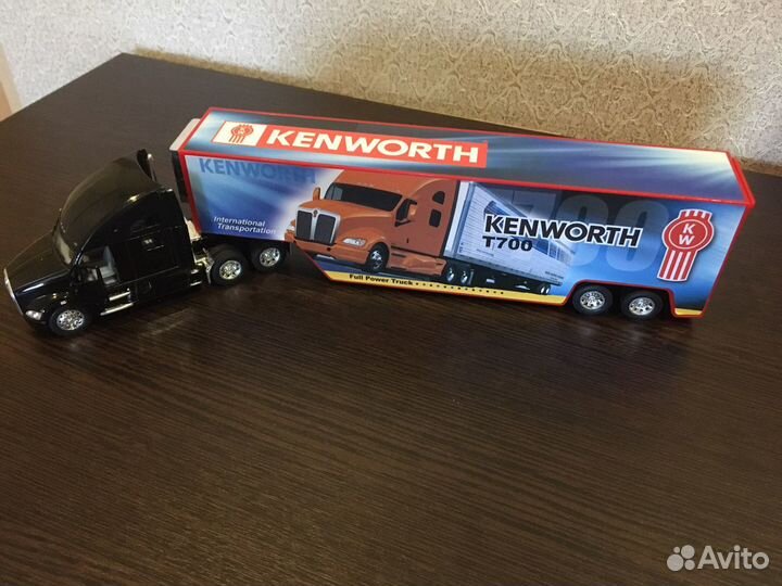 Машинка Кинсмарт Kenworth T700 1:68
