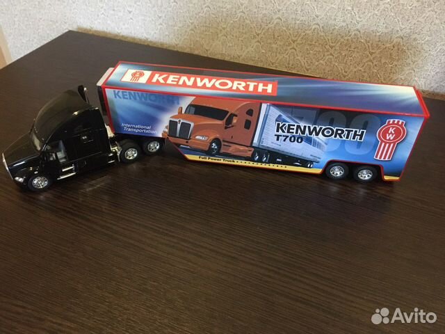 Машинка Кинсмарт Kenworth T700 1:68