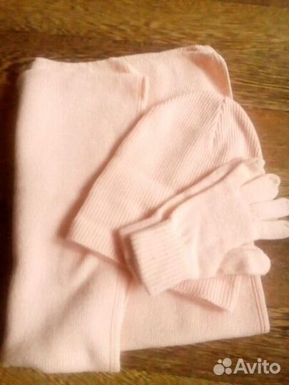 Новый комплект шапочка, перчатки, палантин