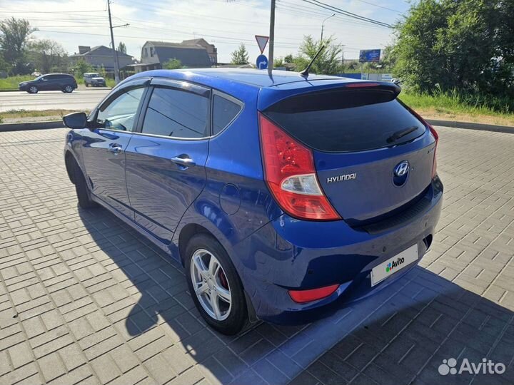 Hyundai Solaris 1.4 AT, 2011, 214 000 км