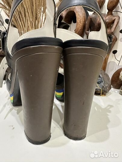 Босоножки Эконика