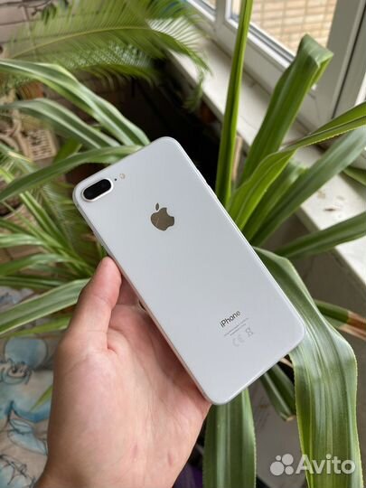 iPhone 8 Plus, 64 ГБ