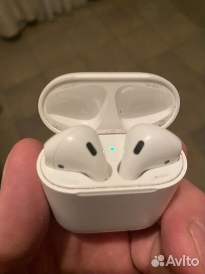 Беспроводные наушники apple airpods