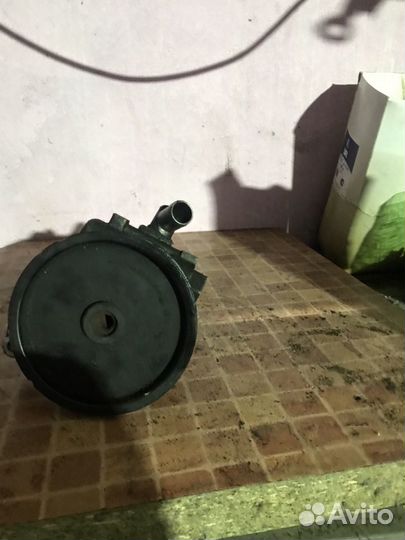 Насос гидроусилителя на мерседес ML 164