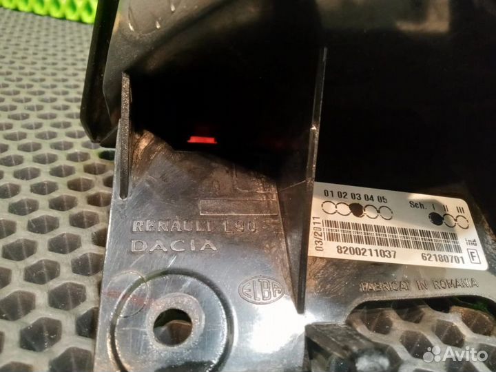 Фонарь задний (стоп сигнал) Renault Logan l