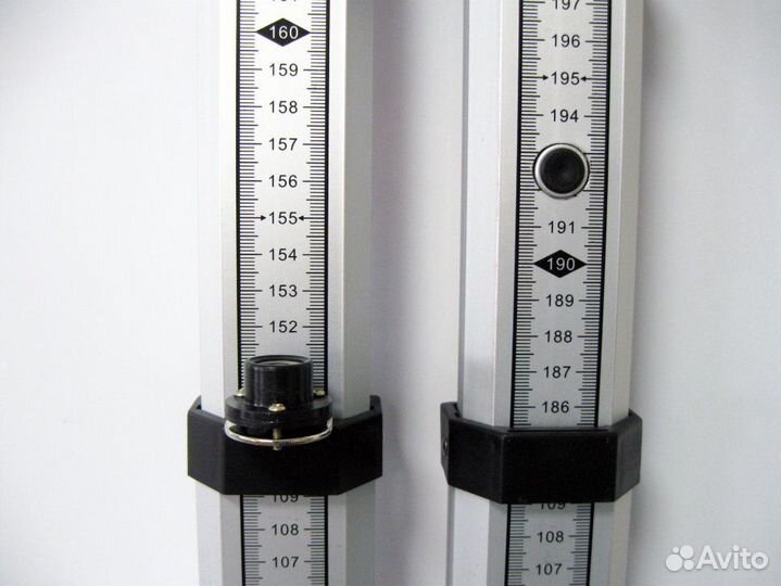 Рейка нивелирная телескопическая 3 метра в чехле-п