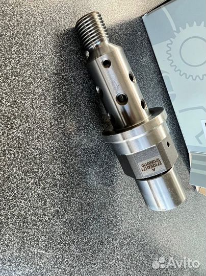 Клапан муфты распредвала болт A2710500171 новый