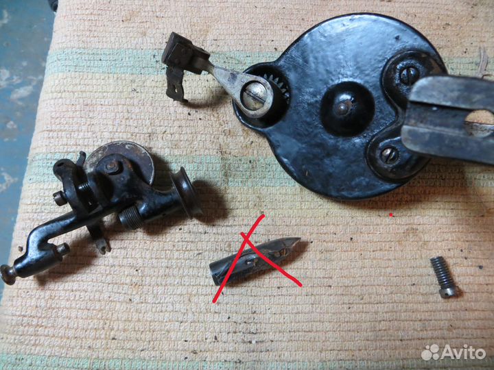 Запчасти к швейной машине и станине зингер