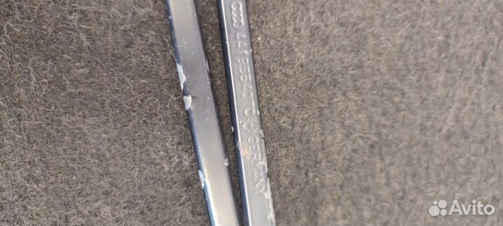 Поводок стеклоочистителя Audi 100 C4