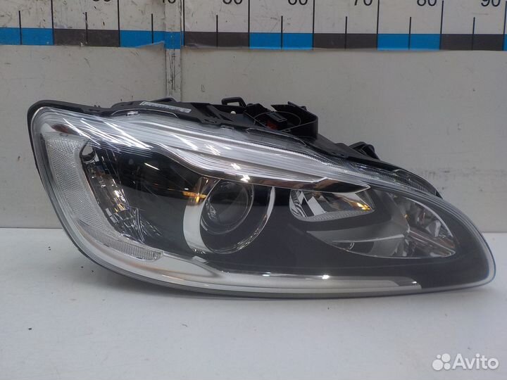 Фара правая Volvo S60