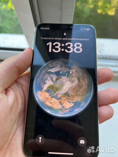 Телефон iPhone 11 Pro