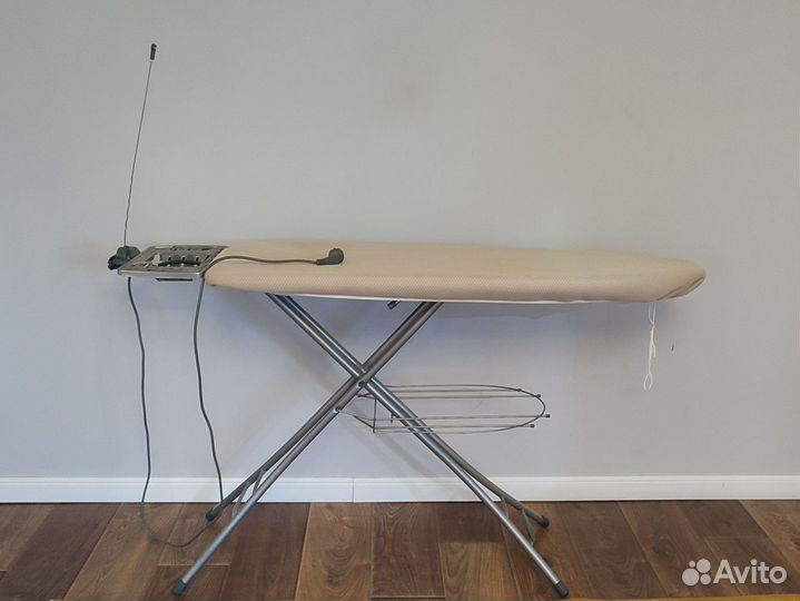 Гладильная доска с розеткой и полкой под белье