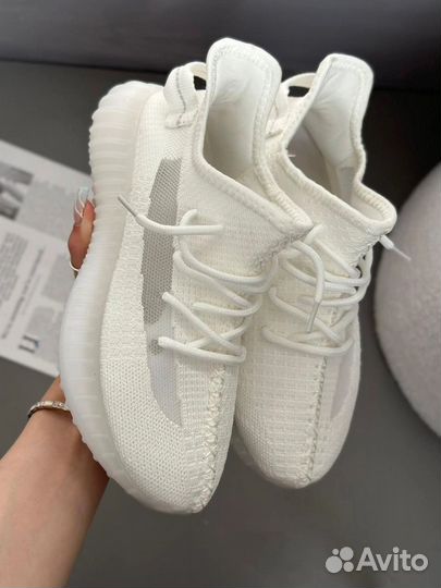 Кроссовки женские yeezy boost 350 летние