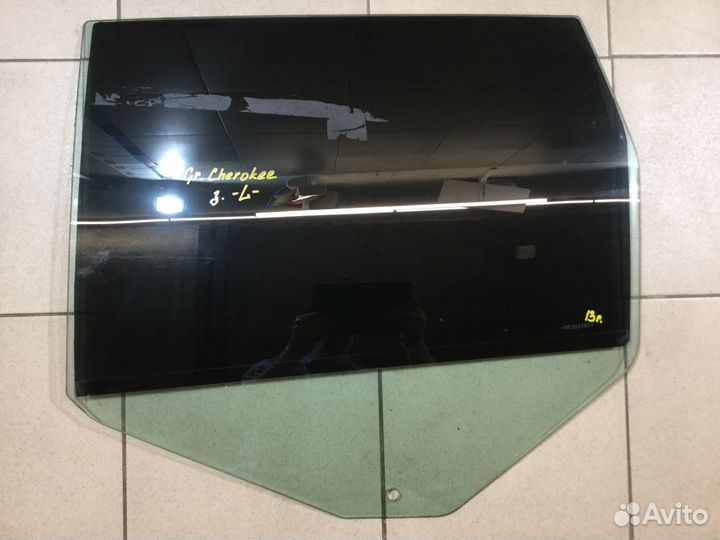 Стекло двери задней левой Гранд Чероки после 2010г
