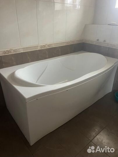 Ванна акриловая