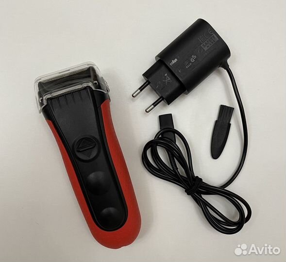 Электробритва с триммером Braun Series 3 3030s