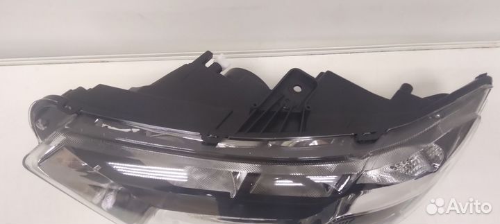 Фара левая LADA Niva Travel