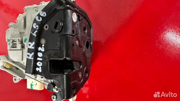 Замок двери задний правый Audi A6 C6 2.8 ccea 2010
