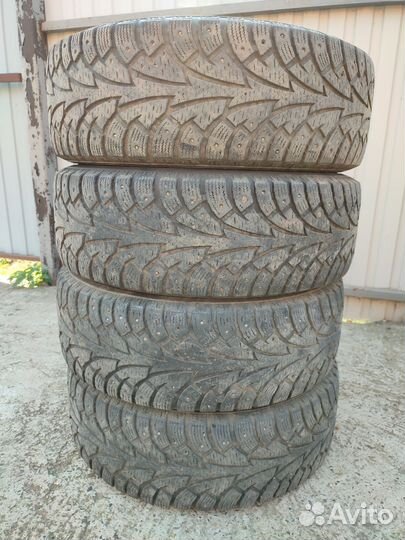 Hankook Winter I'Pike 215/65 R16