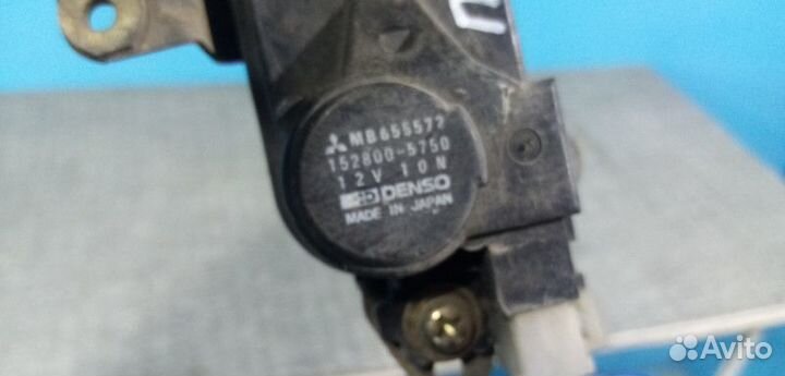 Замок двери передней правой Mitsubishi Space Wagon