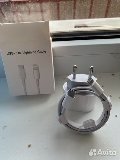 Блок питания Apple USB-C мощностью 20 Вт и шнур