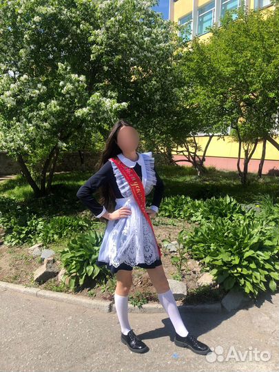 Белый школьный фартук