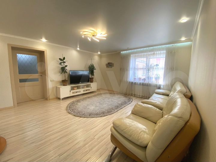 3-к. квартира, 98,3 м², 8/10 эт.