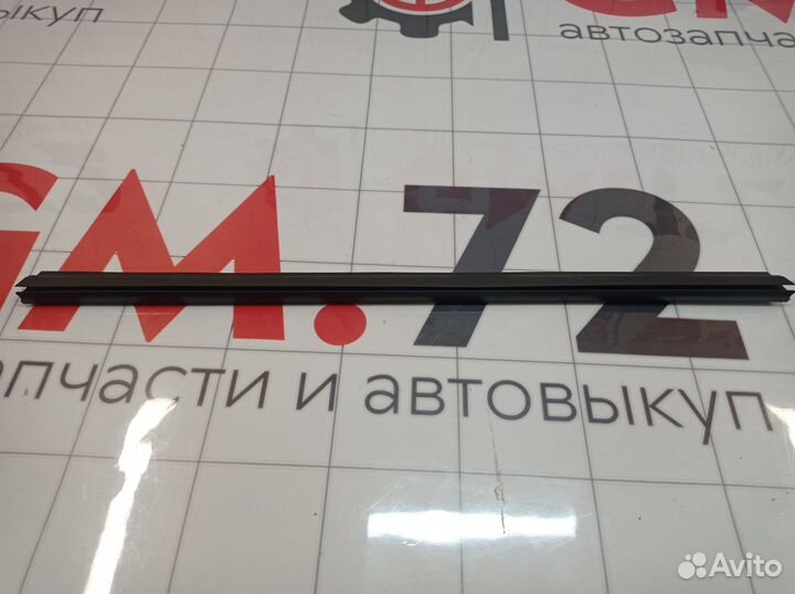 Накладка стекла задняя правая Б/у LADA Granta 11180620332001 25752