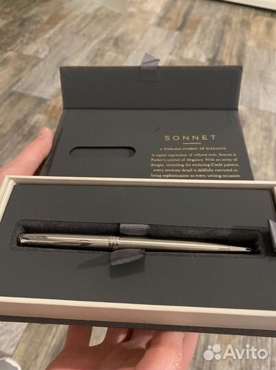 Шариковая ручка Parker Sonnet в подарочной упаковк