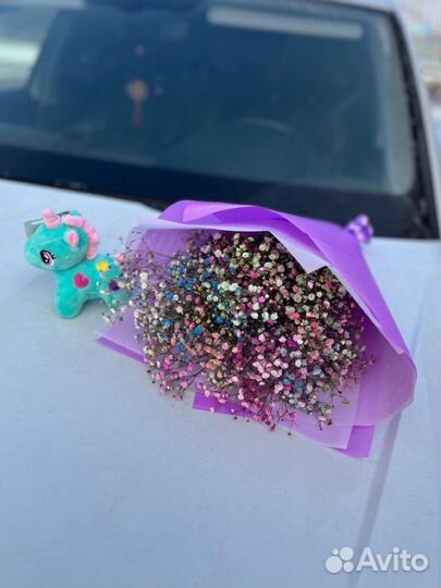 Мини букет из гипсофилы с единорожкой