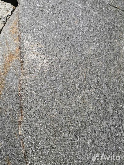 Природный камень серо-зеленый