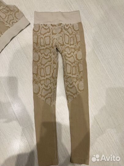 Спортивный костюм женский