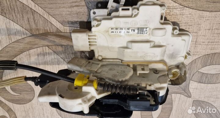 Замок передний левый audi a8/s8 d4
