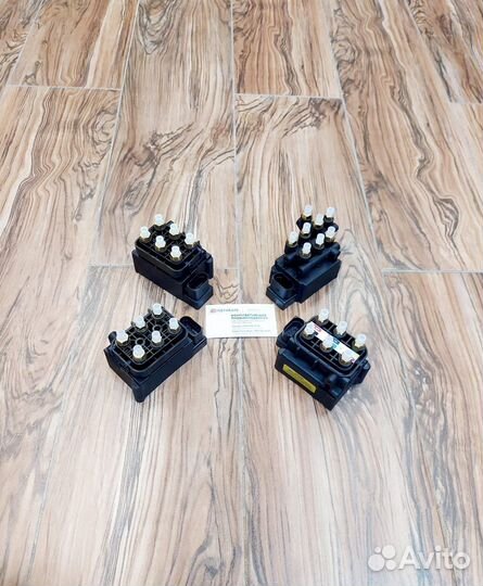 Блок клапанов пневмоподвески Volkswagen