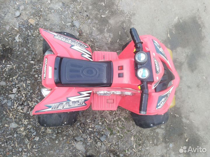 Детский квадроцикл на аккумуляторе