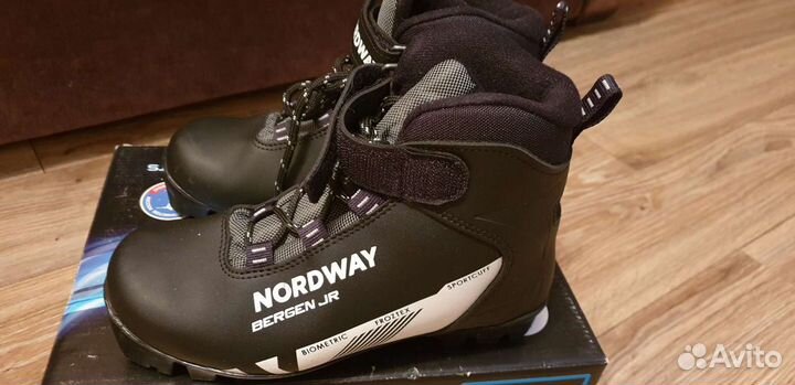 Лыжные ботинки детские 34р