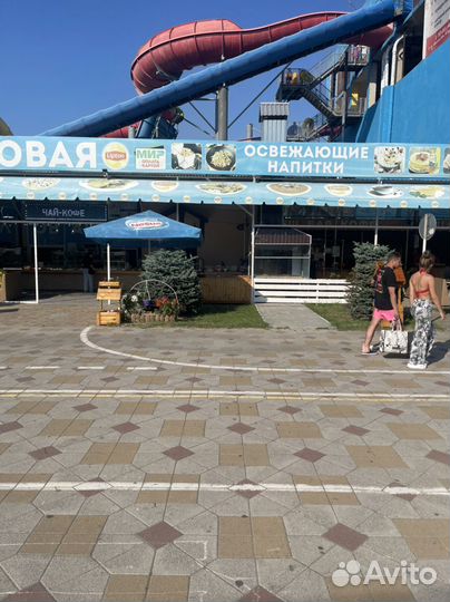 Сотрудник на линию раздачи