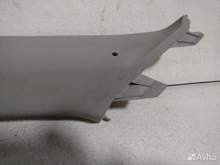 Накладка передней левой стойки передняя левая