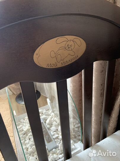 Детская кроватка с маятником и ящиком