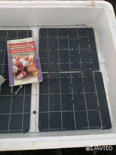 Продаётся инкубатор на 76 яиц