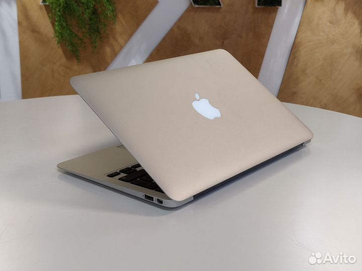 MacBook Air / i5 / ssd