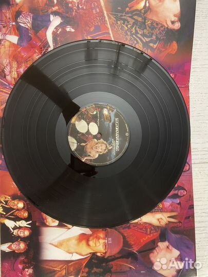 Пластинка scorrons