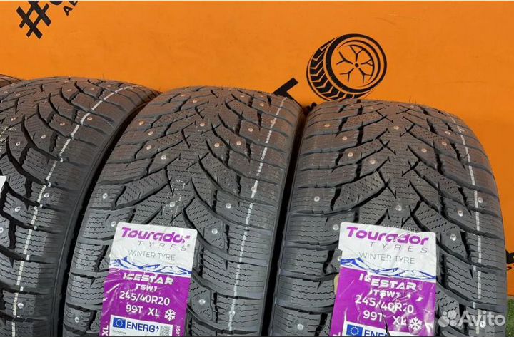 Tourador Ice Star TSW1 245/40 R20 и 275/35 R20 103T
